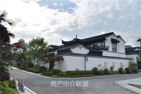 金屋小区多层3楼带大附房精装套三拎包入住房子干净